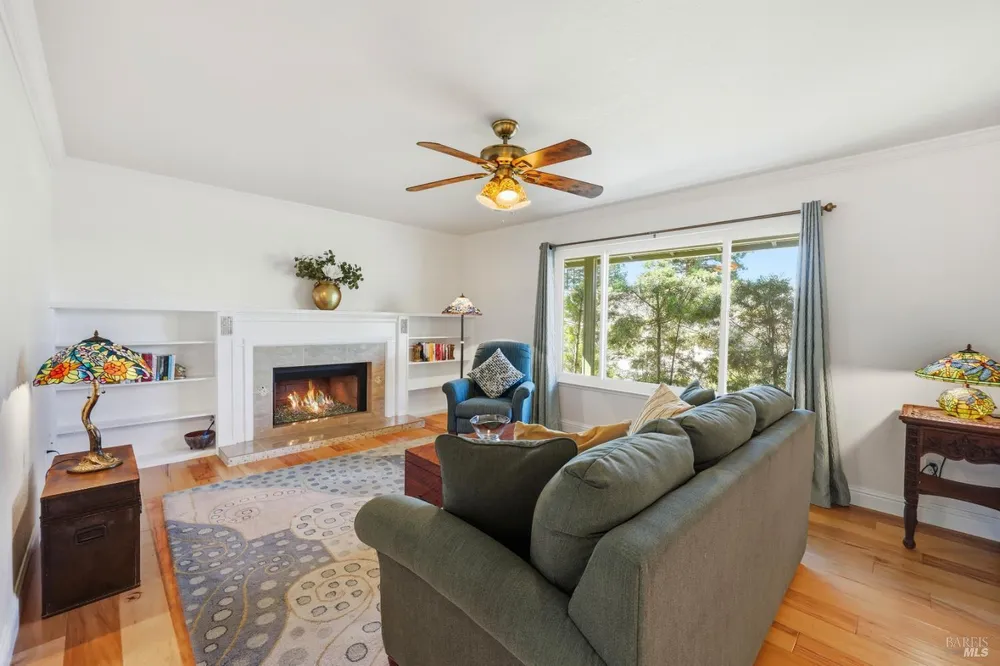 180 Barrio Way, Windsor, CA 95492