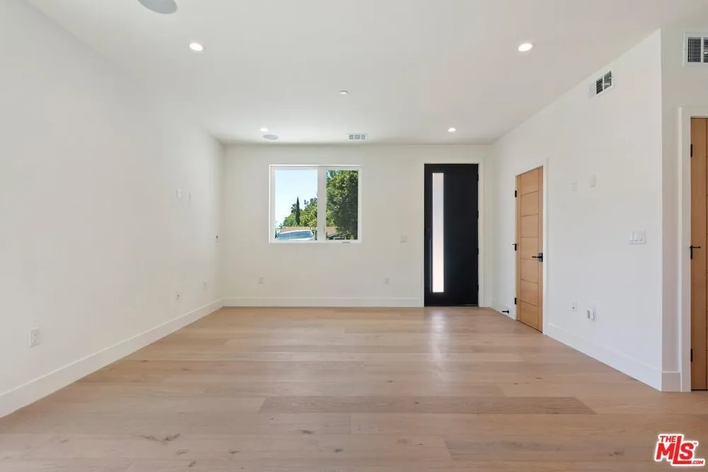 1903 Lake Shore Ave, Silver Lake, CA 90039