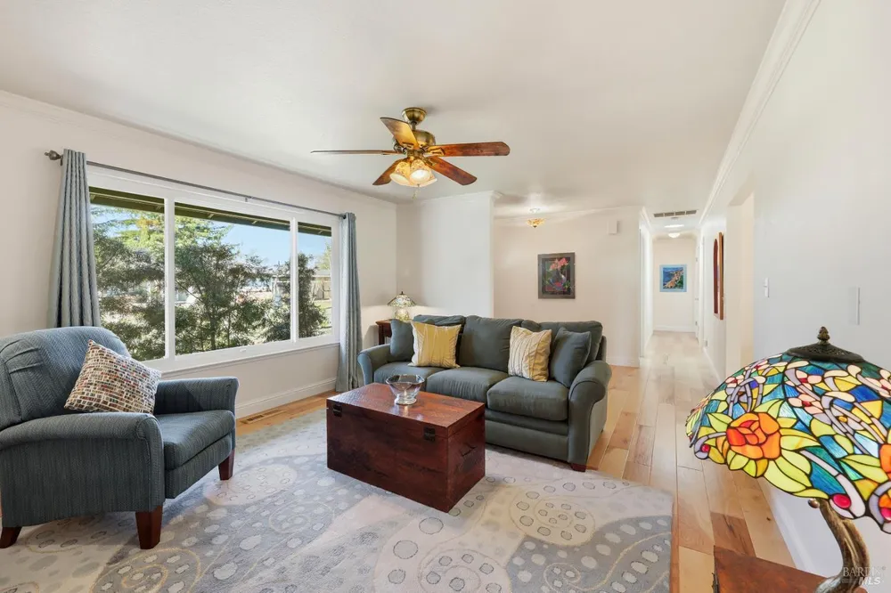 180 Barrio Way, Windsor, CA 95492