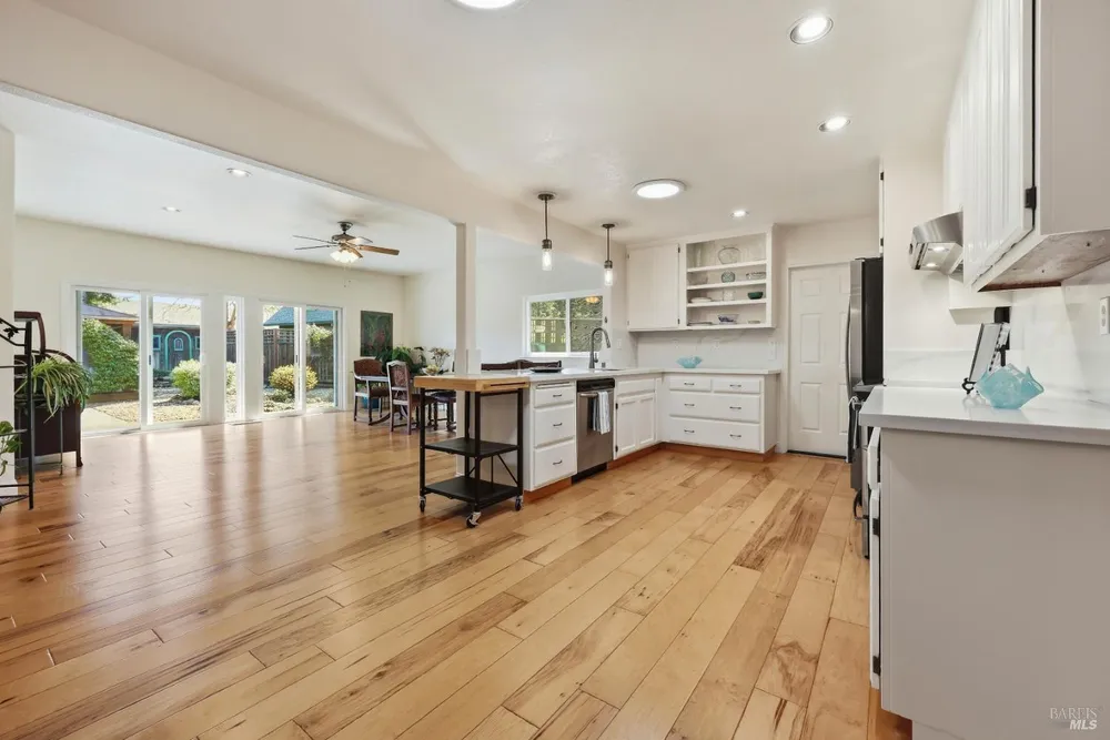 180 Barrio Way, Windsor, CA 95492