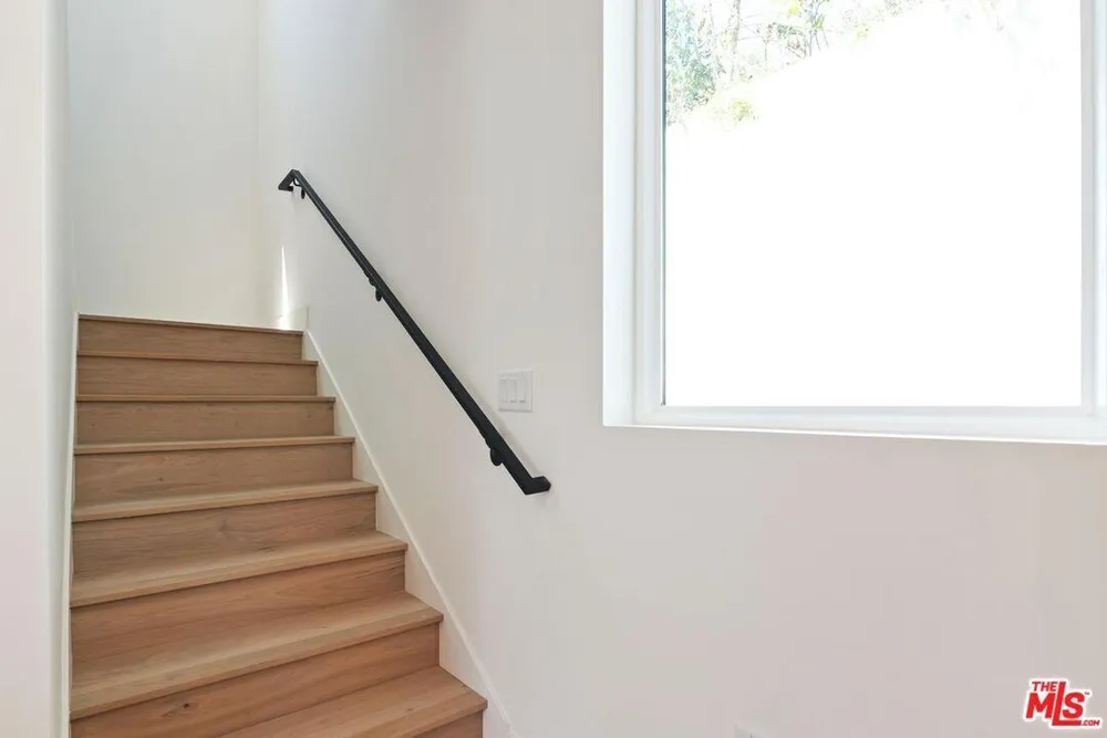 1903 Lake Shore Ave, Silver Lake, CA 90039