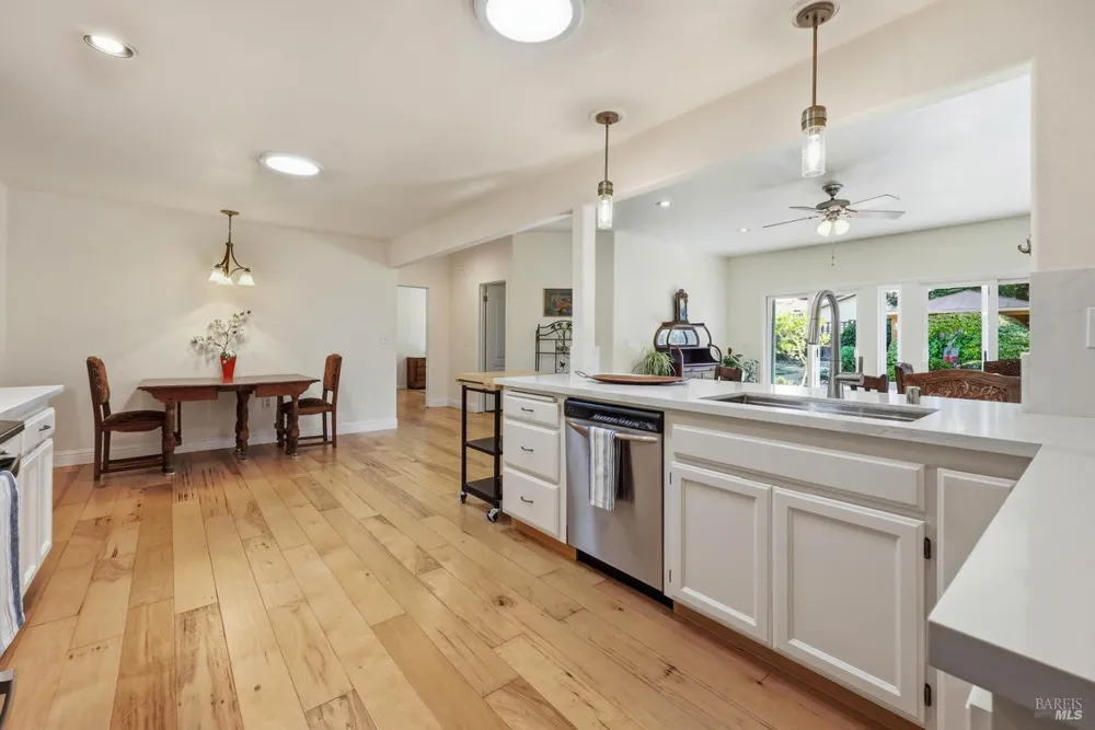 180 Barrio Way, Windsor, CA 95492