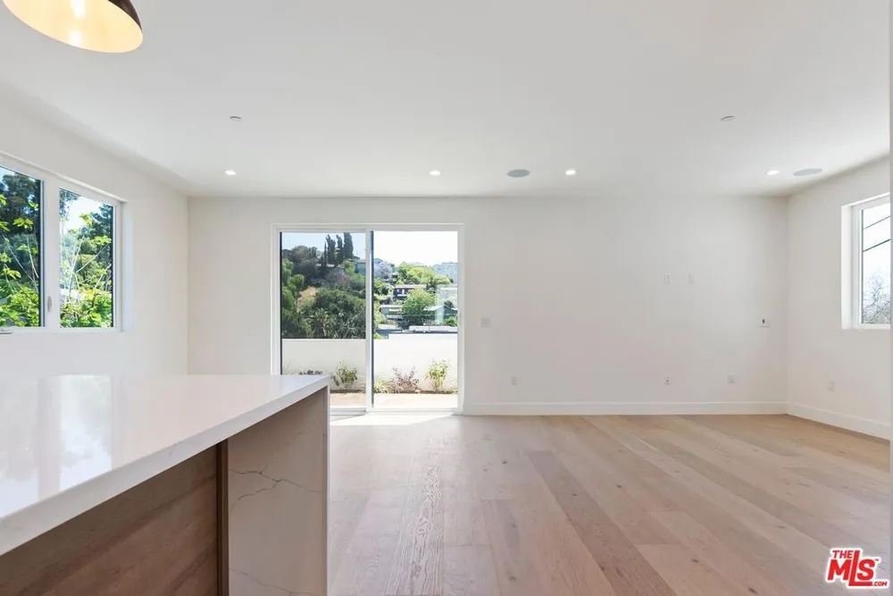 1903 Lake Shore Ave, Silver Lake, CA 90039