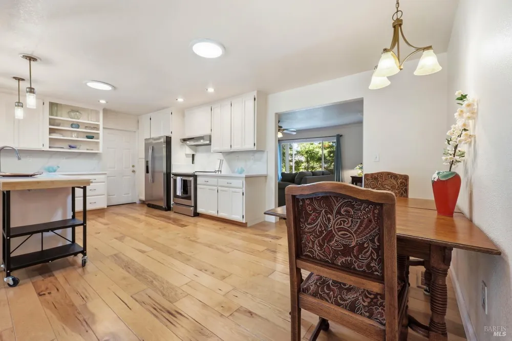 180 Barrio Way, Windsor, CA 95492