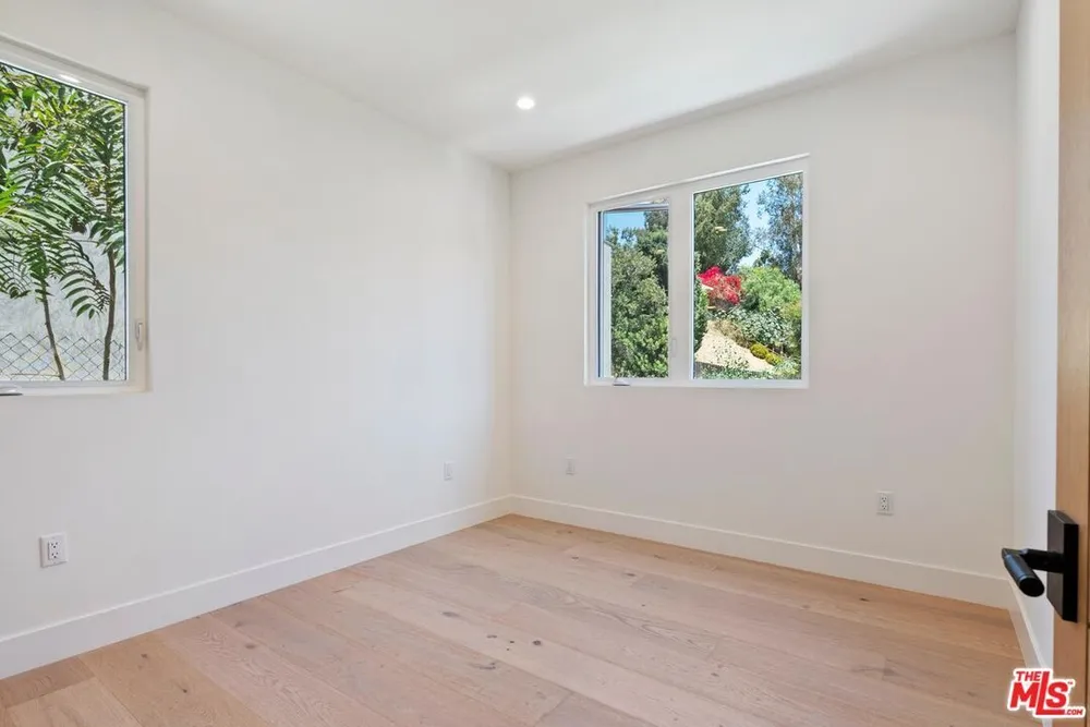 1903 Lake Shore Ave, Silver Lake, CA 90039