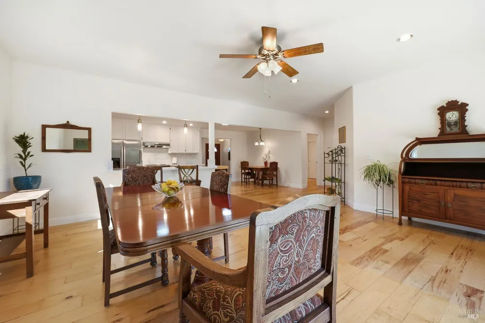 180 Barrio Way, Windsor, CA 95492