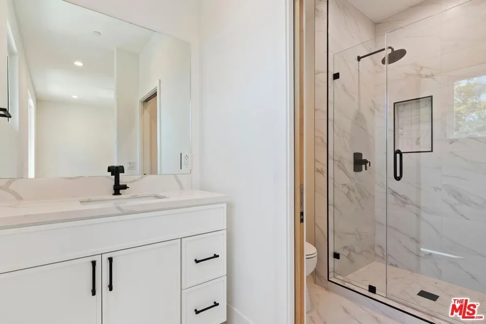 1903 Lake Shore Ave, Silver Lake, CA 90039