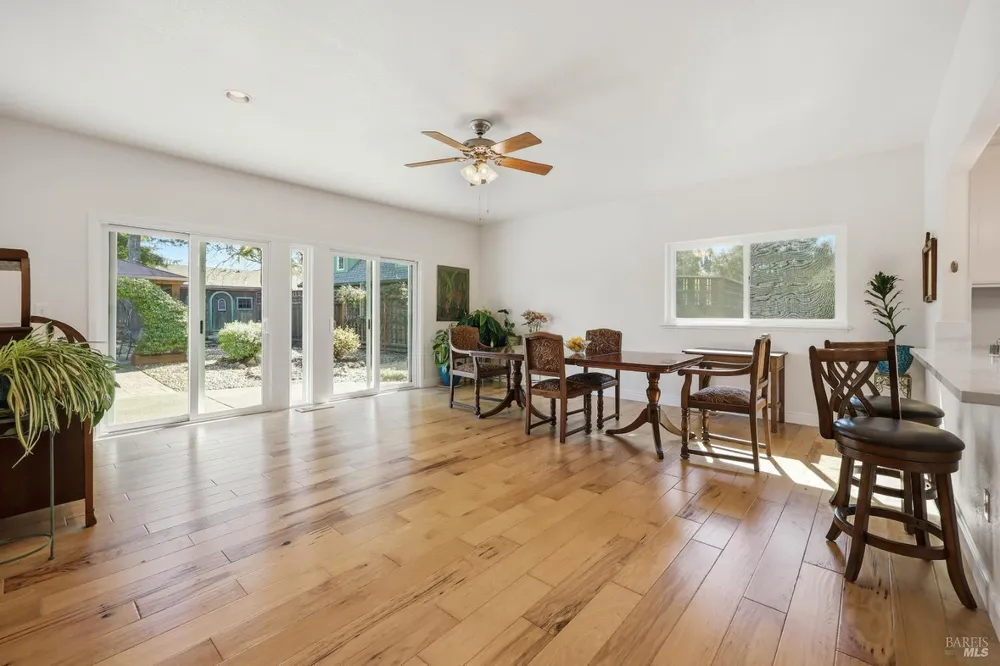 180 Barrio Way, Windsor, CA 95492