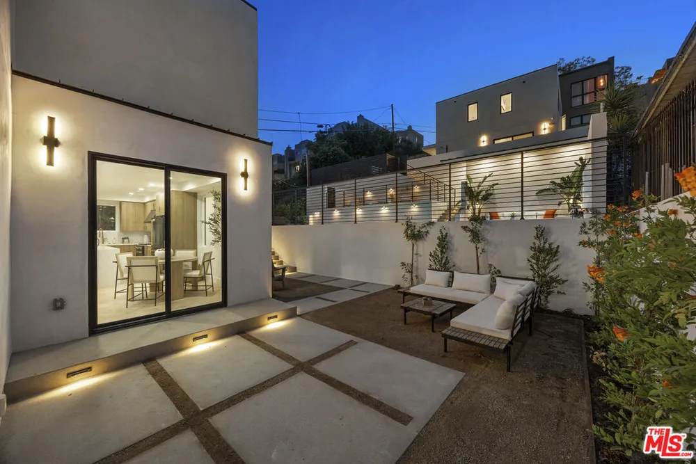 1903 Lake Shore Ave, Silver Lake, CA 90039
