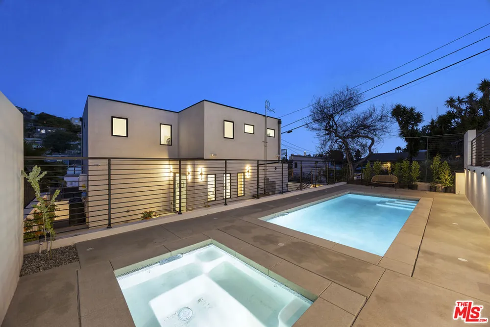 1903 Lake Shore Ave, Silver Lake, CA 90039