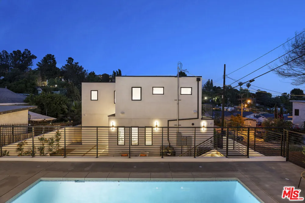 1903 Lake Shore Ave, Silver Lake, CA 90039