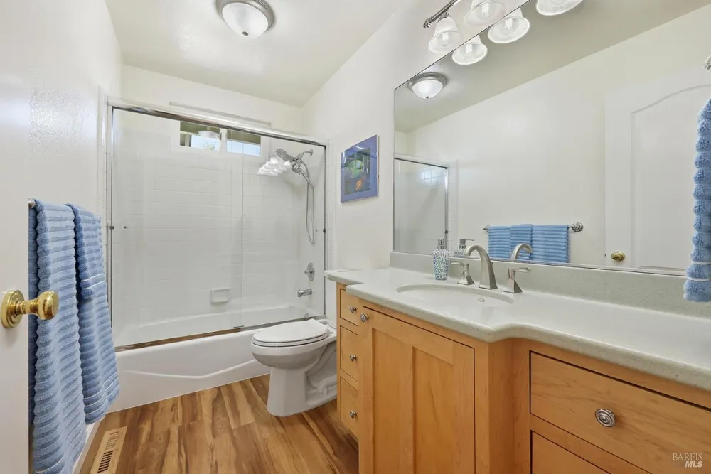 180 Barrio Way, Windsor, CA 95492