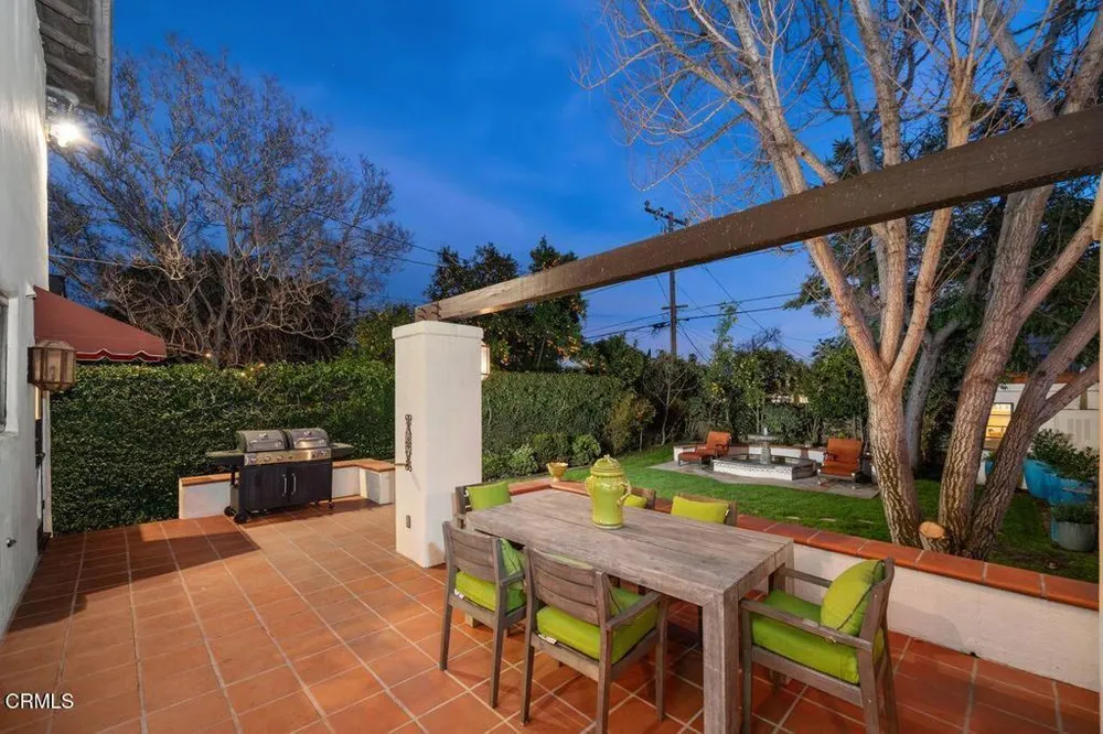 3346 Grayburn Rd, Pasadena, CA 91107