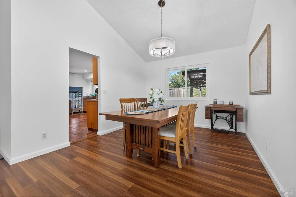 5410 Corbett Circle, Santa Rosa, CA 95403