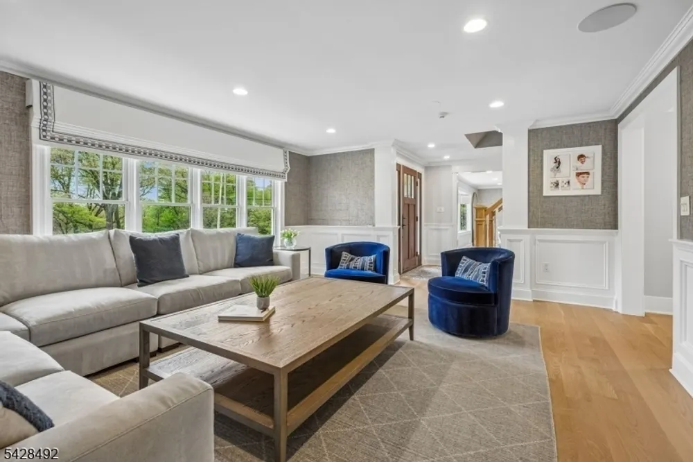 18 Sandy Hill Rd, Chatham, NJ 07928