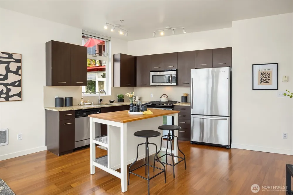 2960 Eastlake Ave E, Seattle, WA 98102