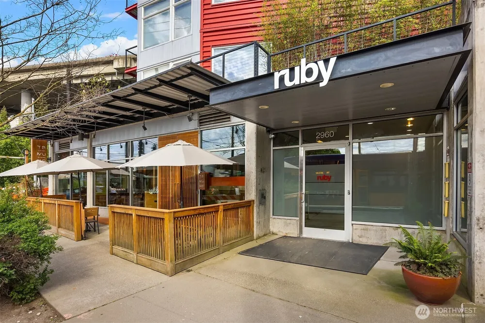 2960 Eastlake Ave E, Seattle, WA 98102