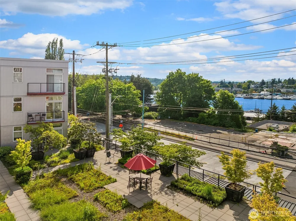 2960 Eastlake Ave E, Seattle, WA 98102