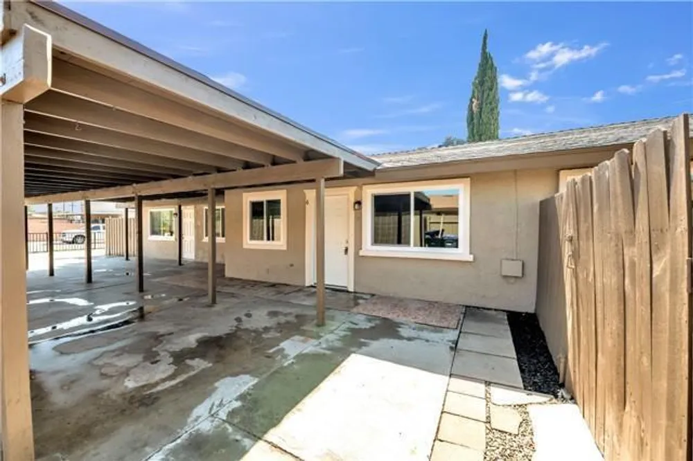 470 W Kimball Ave, Hemet, CA 92543