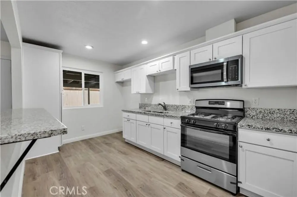 470 W Kimball Ave, Hemet, CA 92543