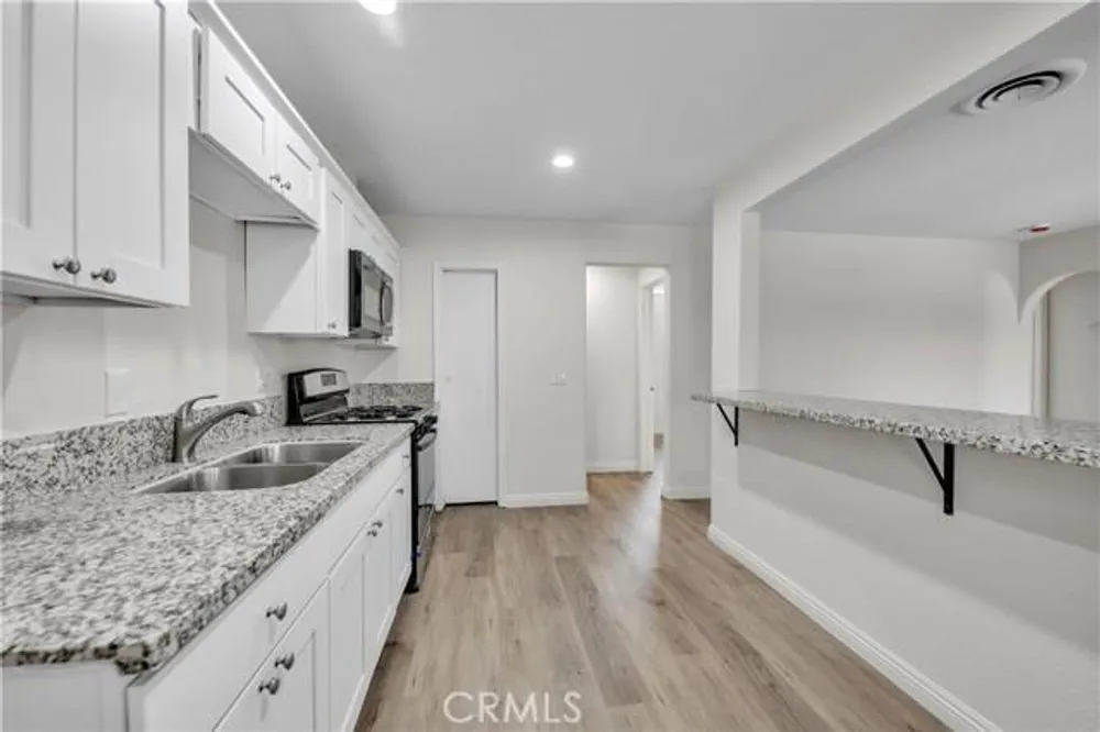 470 W Kimball Ave, Hemet, CA 92543
