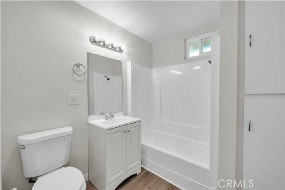 470 W Kimball Ave, Hemet, CA 92543