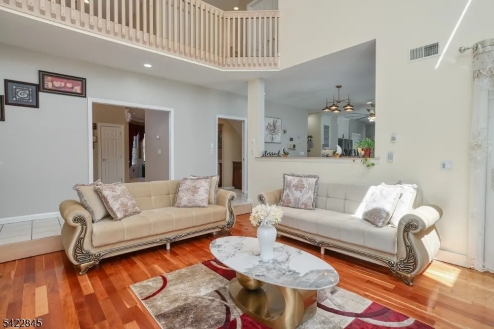 15 Scenic Dr, Mercer, Ewing Township, NJ 08628