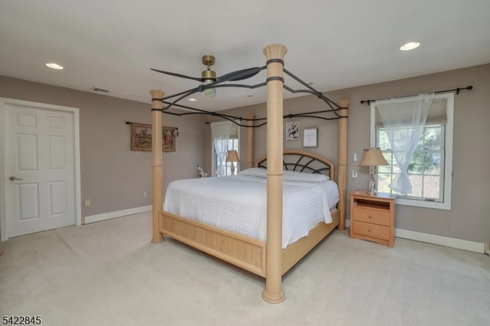 15 Scenic Dr, Mercer, Ewing Township, NJ 08628