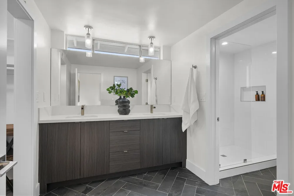 11801 Susan Dr, Granada Hills, CA 91344