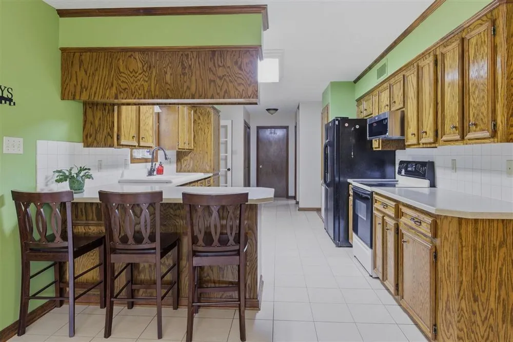 40 Poinsetta Rd, Sulphur, LA 70663-6531
