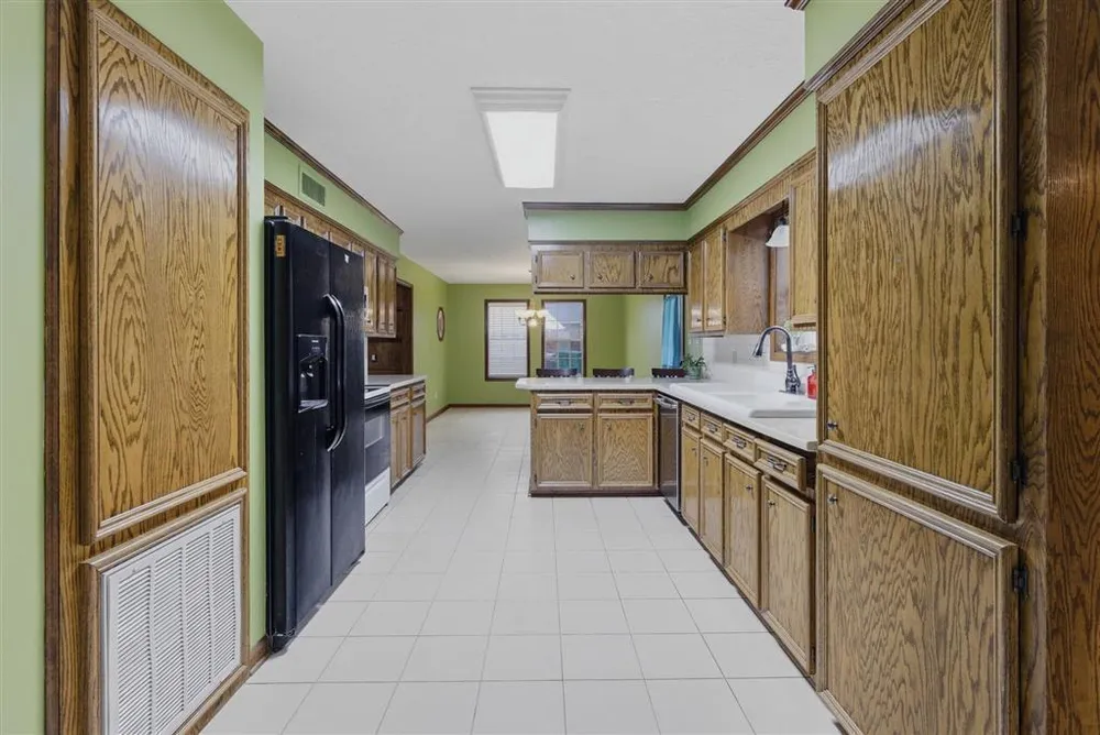40 Poinsetta Rd, Sulphur, LA 70663-6531