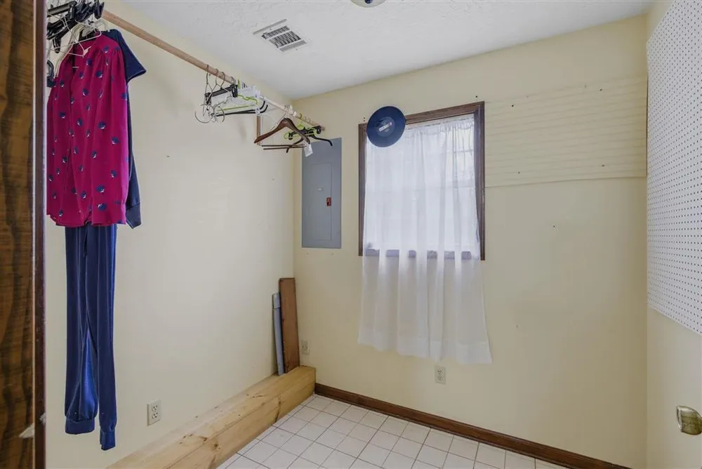 40 Poinsetta Rd, Sulphur, LA 70663-6531