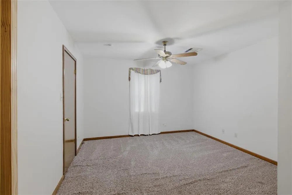 40 Poinsetta Rd, Sulphur, LA 70663-6531