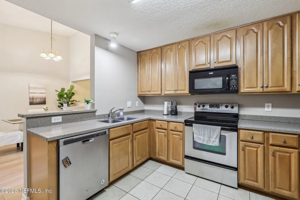 4240 Migration Dr, Jacksonville, FL 32257