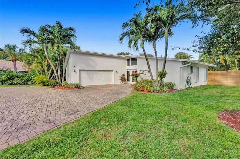 2525 SE 7th Dr, Pompano Beach, FL 33062