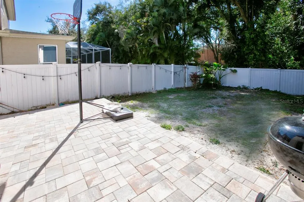 208 36th St NE, Bradenton, FL 34208