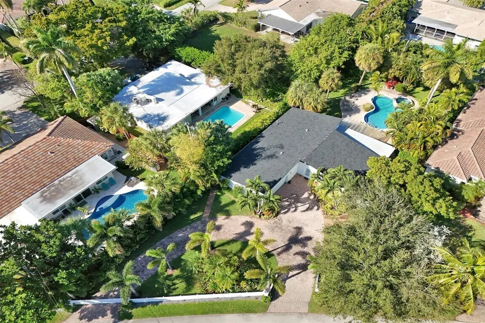2525 SE 7th Dr, Pompano Beach, FL 33062
