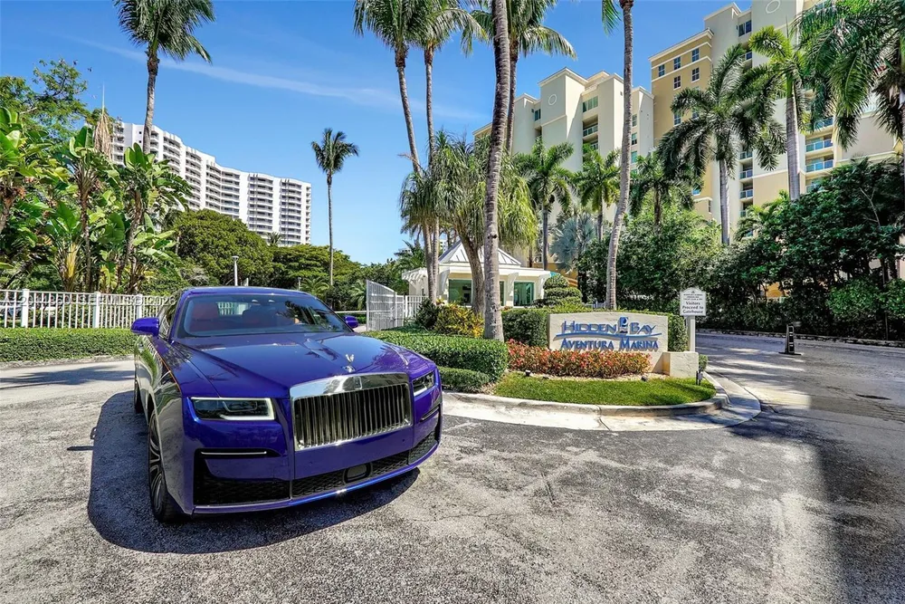 3330 NE 190th St, Aventura, FL 33180