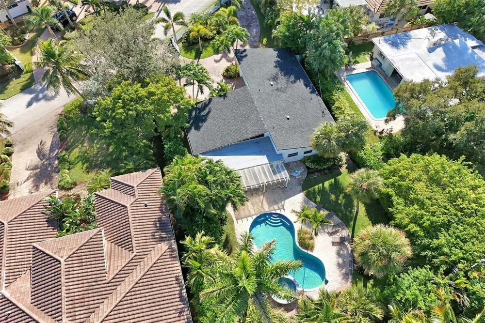 2525 SE 7th Dr, Pompano Beach, FL 33062