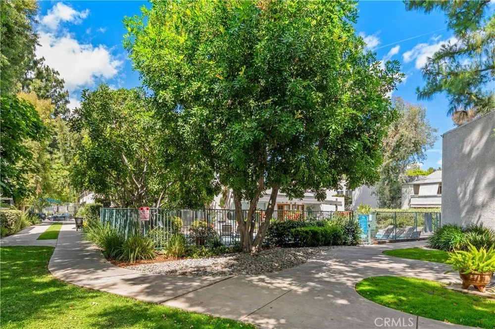 20134 Leadwell St, Winnetka, CA 91306