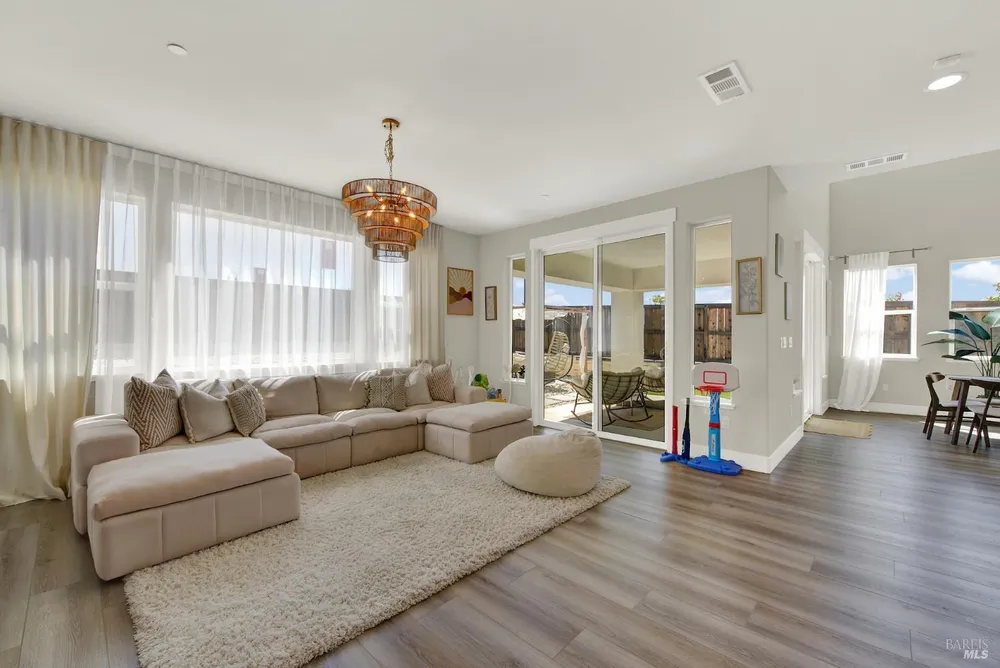 1501 Nightfall Ln, Fairfield, CA 94533