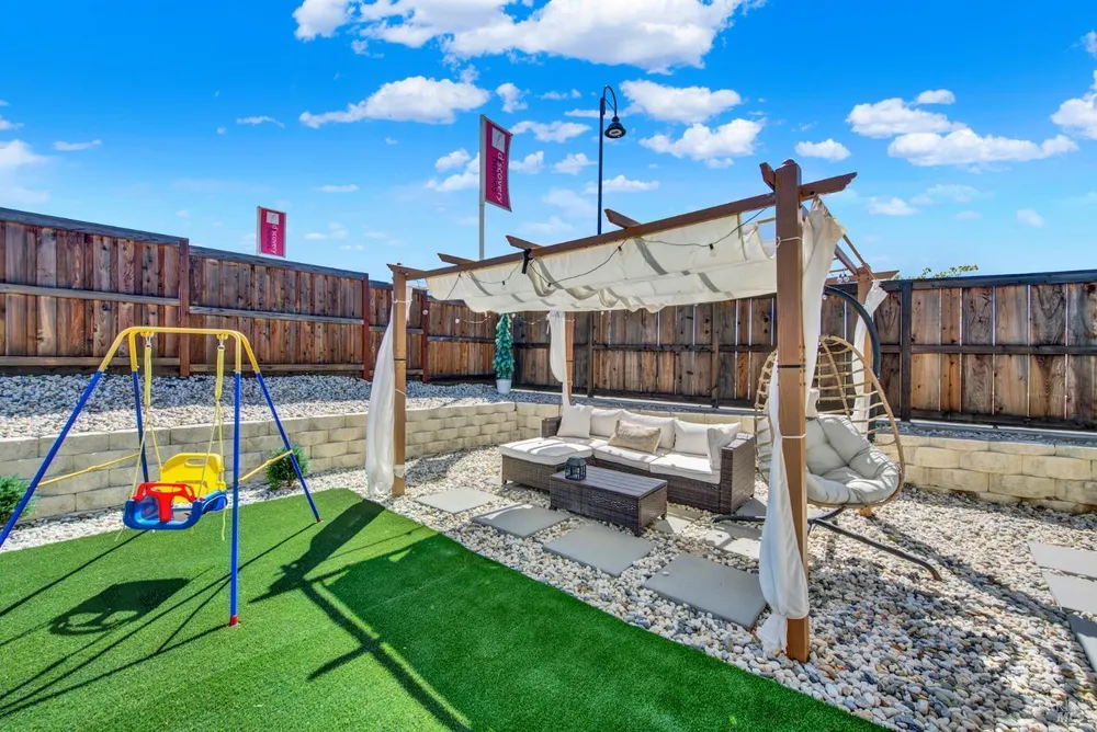 1501 Nightfall Ln, Fairfield, CA 94533