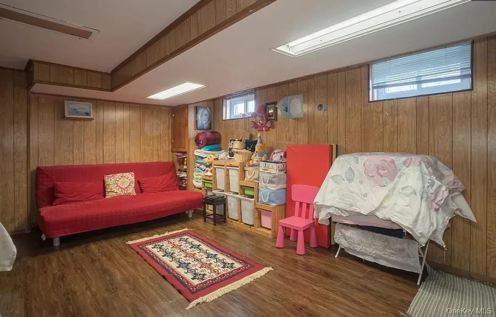 69-62 199th St, Fresh Meadows, NY 11365