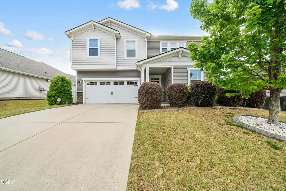 105 Autumn Crest Ln, Fuquay-Varina, NC 27526