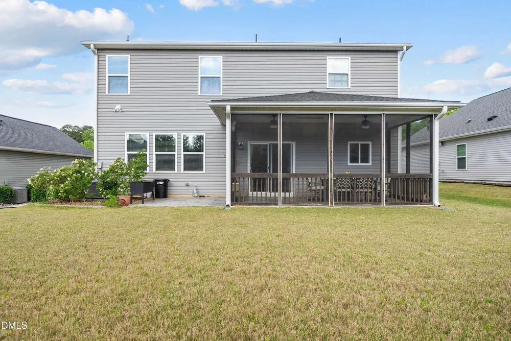 105 Autumn Crest Ln, Fuquay-Varina, NC 27526