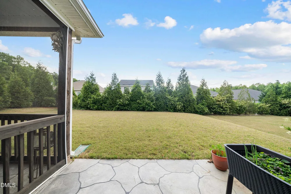 105 Autumn Crest Ln, Fuquay-Varina, NC 27526
