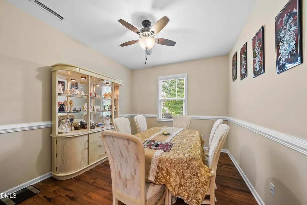 105 Autumn Crest Ln, Fuquay-Varina, NC 27526