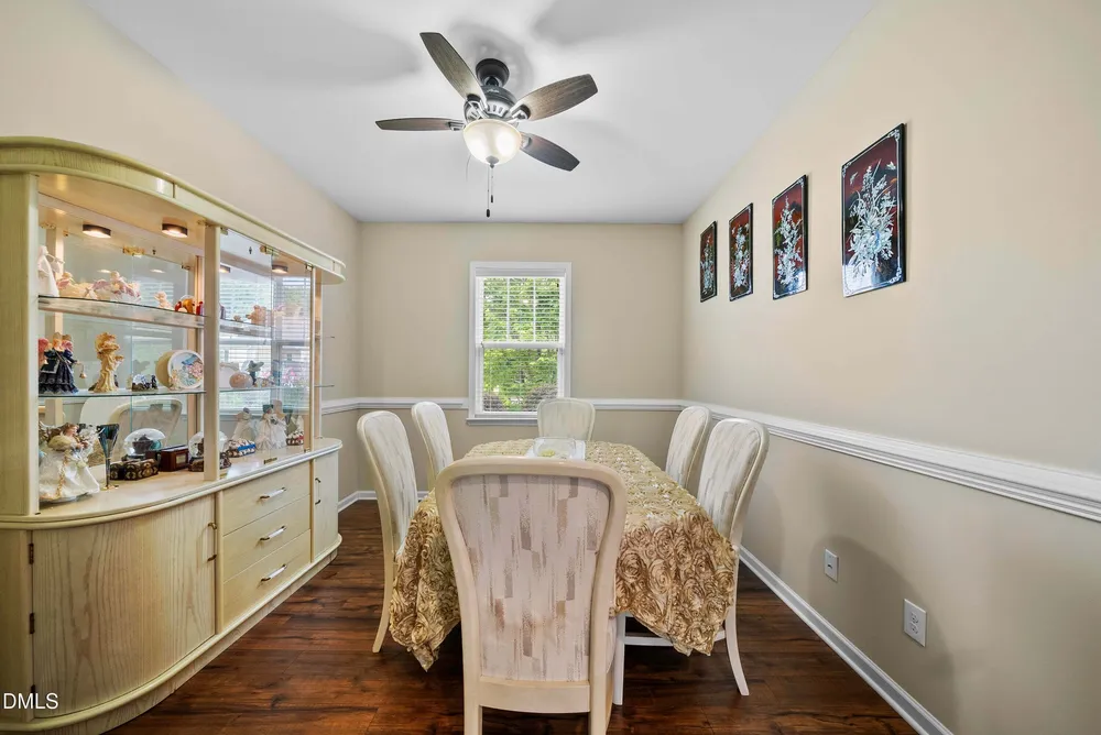 105 Autumn Crest Ln, Fuquay-Varina, NC 27526