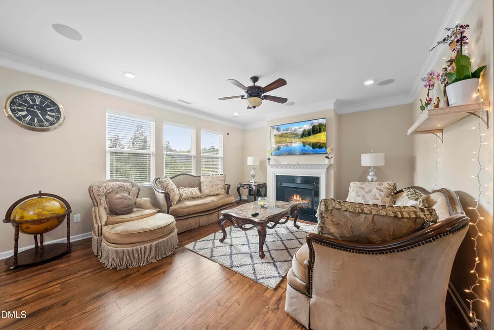 105 Autumn Crest Ln, Fuquay-Varina, NC 27526