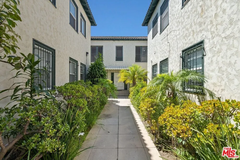 1415 S ST ANDREWS PL, South Los Angeles, CA 90019